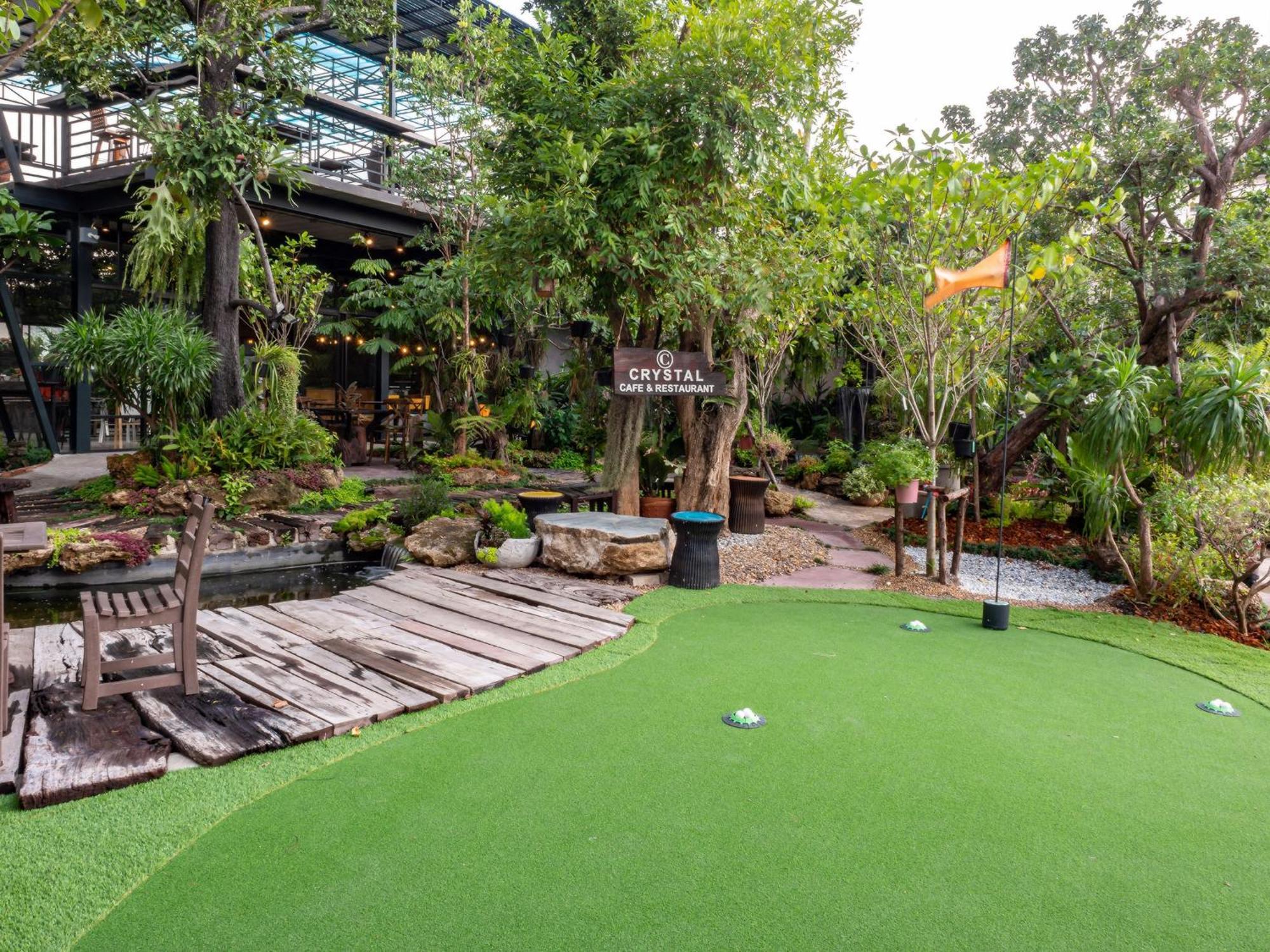Crystal Resort Korat Nakhonratchasima Екстериор снимка
