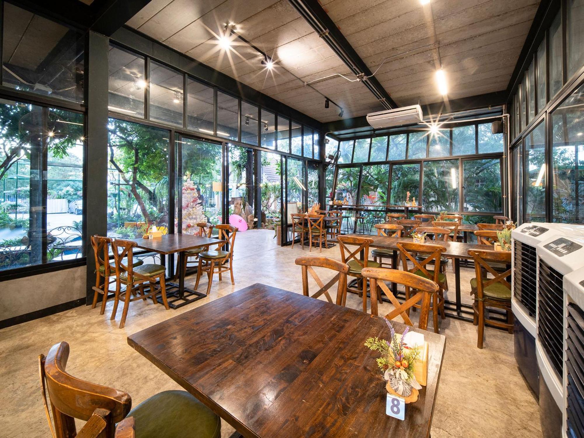 Crystal Resort Korat Nakhonratchasima Екстериор снимка